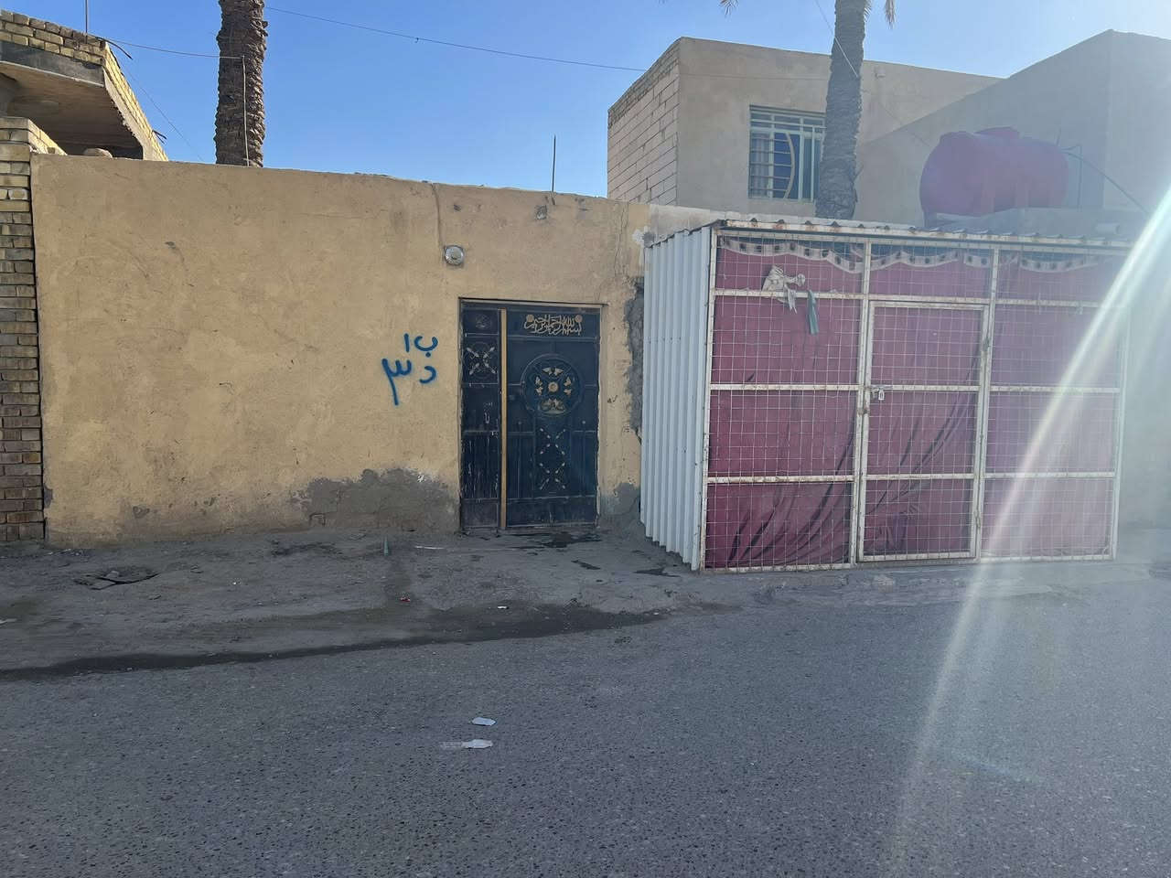 السلام عليكم
بيت  للبيع في قلعه سكر 
منطقه الخماس شارع الطاهريه 
مساحه 240
السعر والشراي اتصل ع الرقم 

الاستفسار ***********
