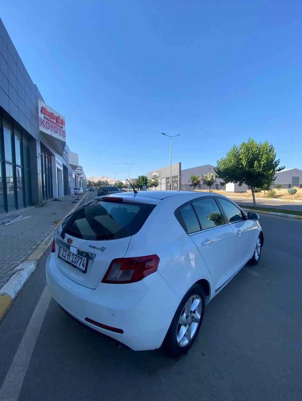 Geely emgrand.7
2013
فوول فوول
ڕەقەم سلێمانی 
تەحویل و خەرامەی بەشەرت 
ڕەقەم و سەنەوی تازەیە 
سێ پارچەی بۆیاخە
گێڕ و مەکینەی بەشەرت 
تەقەو ڕەقەی بەشەرت 
تەبرید سارد و گەرم🥶
چوار تەیەو ویلی لۆکی لەژێرە 
سەیارەکە دەر و ناوی لۆکە پێویست بەوەسف ناکات خۆی ماڵەکە دیارە 
کارەبای هەموو گیانی ئیش ئەکات 
سەیارەکە مالی دۆستە زۆر بێکێشەیە 
سعری خوار هەموو بازاڕ ٥٨ کەمێک مەجال 
شوێن سلێمانی 
ئەگەر مووشتەری تەلەفون بکە جوابی مەسج نایەمەوە 
واتسئەپی لەسەرە 
*********** السليمانية, العراق
