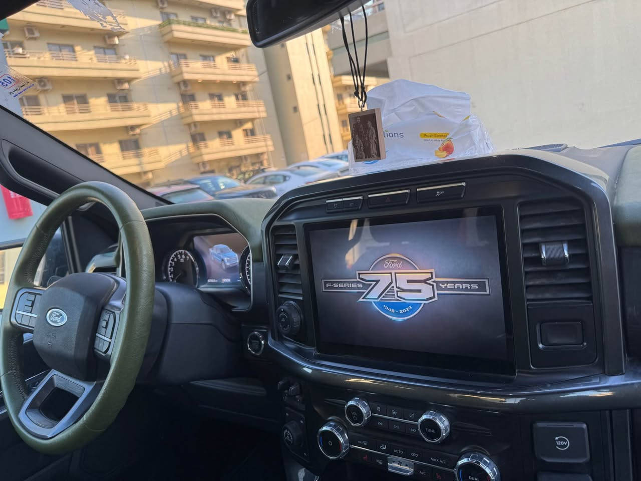 بسم اللّه ما شاء الله

اللهم صلِ على سيدنا محمد وآل محمد 

للبيع 

فورد F150  2023 هايبرد xlt مواصفات فول عدا البنوراما 

  اللون رصاصي غير محدد 

 فوريل 4*4 

7 وضعيات قيادة 

السيارة اصدار مميز  75 

ماشيه 82 الف كيلو فقط   

حساسات خلفيه

رادار 360درجه

كامرة 360 درجة

باب بدي فتح عل البصمة و الإغلاق  

لايت  4 عدسات

شاشات  حجم كبير مال فول مواصفات 

قيادة ذاتيه و تحديد مسار واتو ستوب توقف ذاتي

داخل جلد اخضر زيتوني عمل خاص 

  بصمة و تشغيل عن بعد

انارة داخلية لد متغير 

كير طرح كهربائي 

كشنات كهربائي و تدفئه  و غرفة مشتغليها جلد اصلي 

ستيرن كهربائي و تدفئه 

مري  كهربائي و اشاره  ورادار

بصمات دخول ابواب و رمز سري

انارة محيطية 360 درجة 

منافذ كهرباء 220 فولت و كذلك 110 فولت بكل مكان بالسيارة  3 منفذ بالبدي طلب خاص 

وضعيات القيادة اكثر من 7 انظمة ( جبلي و صحراوي و اقتصادي و طبيعي و سبورت و سلس و صخري و ممطر الخ...)

محرك 3500 تون تيربو كير 10 نمر ، 4 ويل درايف 

السيارة داخلة سيرفس كامل

حادثها فقط بنيد وجاملغ صبغ بنيد والجاملغ الامامي يمين ويسار وشويه من الباب   

 صور الحادث  بالمنشور
رقم بغداد باسمي 

مكانها زيونه مجمع سومو السكني 

السعر 265 ورقه وقابل للتفاوض 

 *********** بغداد, العراق
