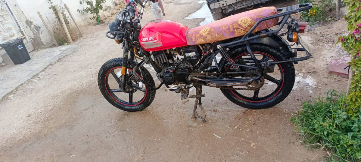 سلام عليكم دراجه سونك 2022ارواق مكينه جديده دايون  مكاني نجف حي ميسان السعر 650وبيها مجال حك الجيه الاستفسار ع الرقم ***********
