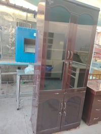 خزانة • نضيف • للبيع