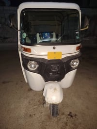 تكتك للبيع ٢٢ مرقمه بغداد بسمي بيها فقط ضربه بل بك لايت وما معمره ورصع...