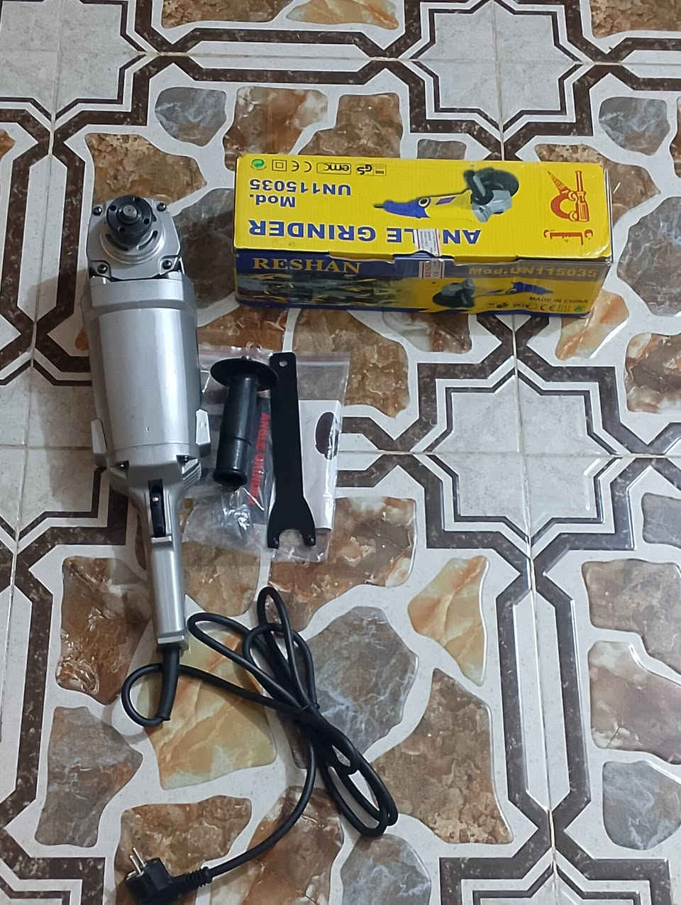 كوسره حجم كبير من شركه ريشان قطعه اصليه البدن فافون جديده بل كارتون بدون درع للبيع السعر 90 وكوسره حجم صغير من شركه ريشان بل كارتون السعر 45 مكاني كربلاء توصيل ماعندي موبايل ***********
