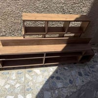 ميز تلفزيون • ٣ رفوف • قابل تفاوض