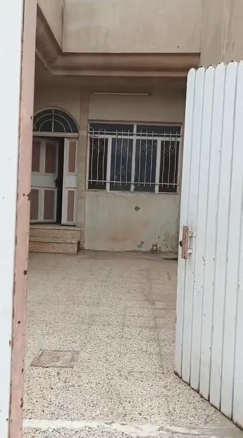 للايجار .......للايجار                                                                 بيت طابق ارضي                                                                                                                                            يحتوي ...غرفتين نوم ....هول .....استقبال......كراج ......حديقة          الموقع حي الصديق .....قريب على مرطبات البحرين                                                                                 لمزيد من التفاصيل راسلونا ...او الاتصال على                               ☎️☎️☎️***********                                                      ☎️☎️☎️***********                                                     ☎️☎️☎️***********
