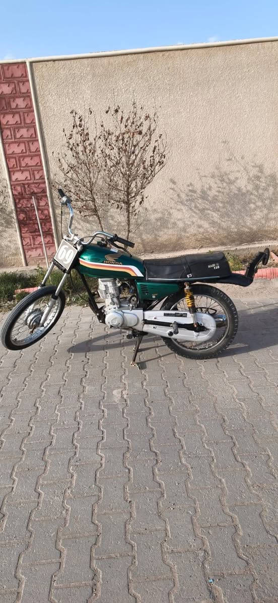 دراجه ايراني مقفوله من كل شيء 
محرك رابيدو ***********
