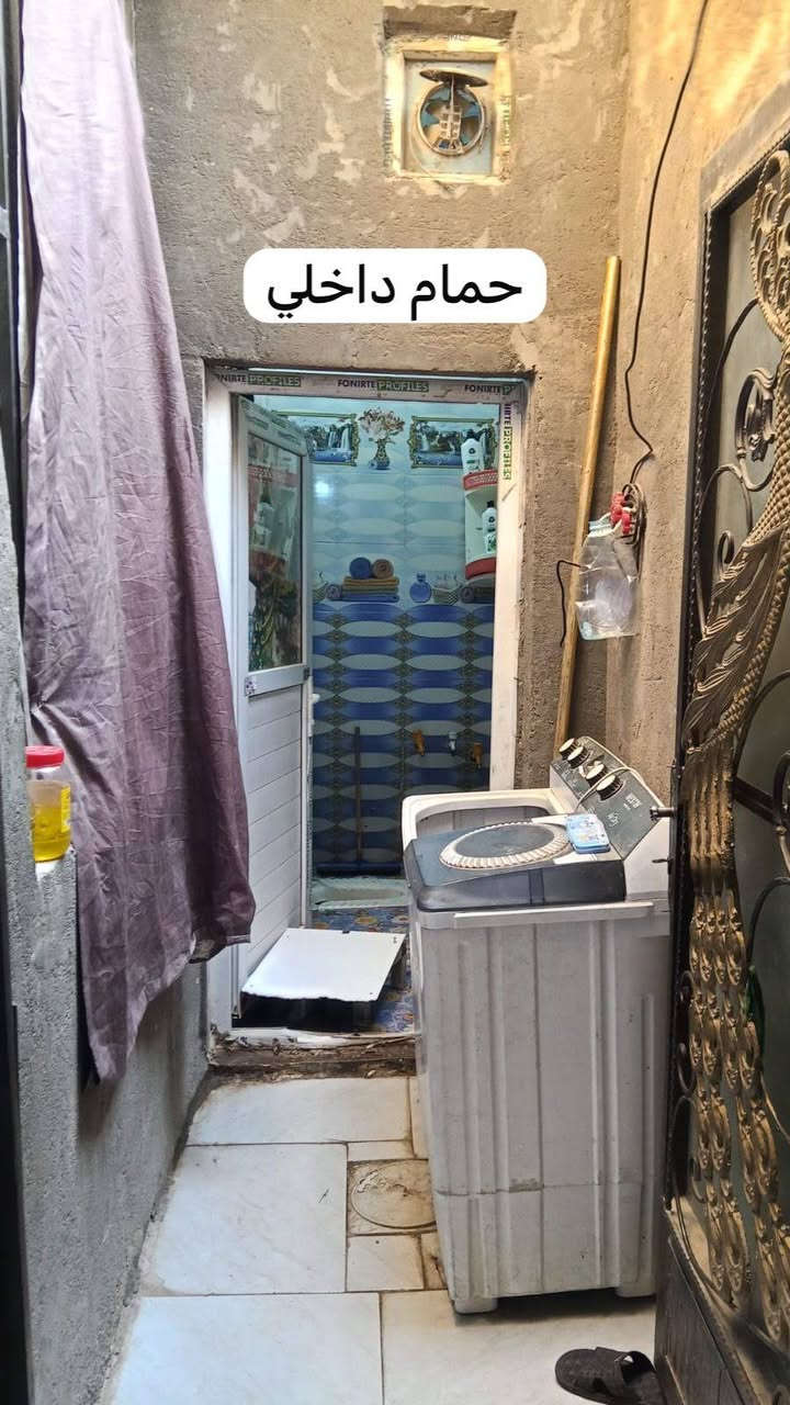 السلام عليكم 
عقار للبيع المساحه 115متر 
واجها 5متر نزال 22متر 
بيت طابقين بناء حديث طابو صرف بيت حر مامطلوب
كربلاءحي اليرموك قرب كلمات المصطفى 
الاستفسار ***********
