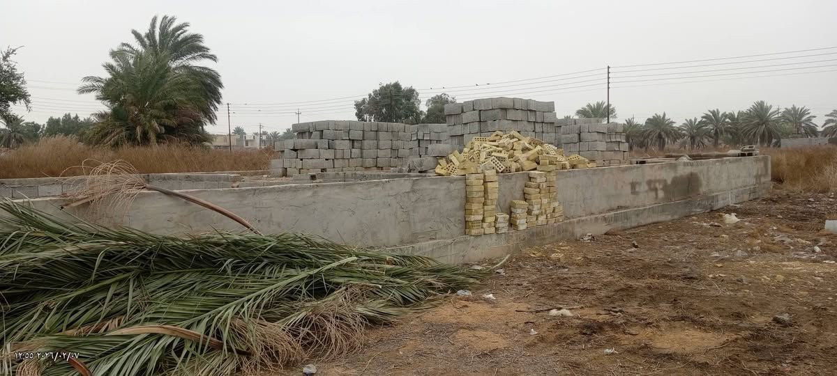 السلام عليكم بتلو للبيع مساحه 150 ويا 800 ابلوكه مدفون وكامل واجه سبعه ونص 7.5انزال 20 زراعي 117مكاتبه ويه نفس صاحب الارض موقع خلف البزل ابشارع المجمع مال ابو طاوه.  كهرباء ومي واصل الهه الشارع عرضه 10متر
الستفسار اكثر ***********
