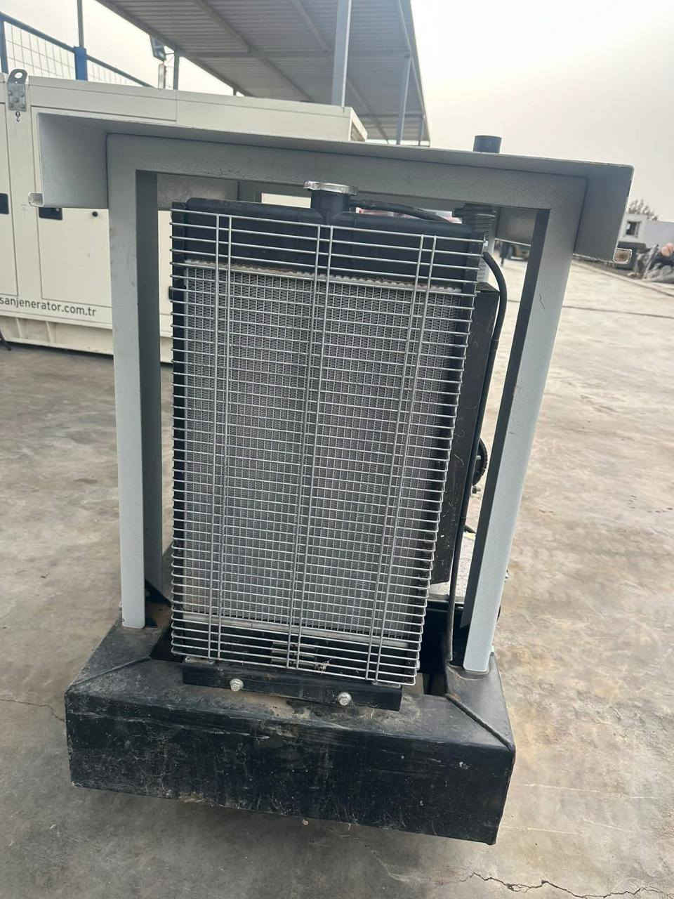 السلام عليكم مولد بيركنز مستخدم شي قليل اصلي
3بستم       16كيفي 
تشغيل واطفاء اوتوماتيك جاهز للعمل 
مع خزان كاز   1000لتر 
مع قفص حديد.   PRC
العنوان صلاح الدين /قضاء تكريت 
السعر 29ورقة وبيا مجال 
للاستفسار على الرقم ***********
