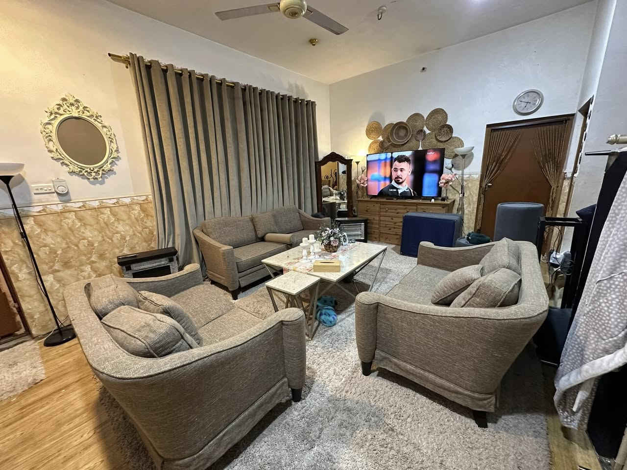 تخم ماركه هوم سنتر كشن منفصل تصال اكو وتساب ***********
