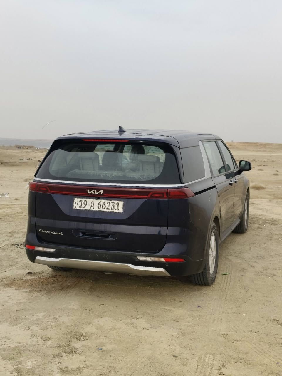 للبيع كيا كرنفال موديل 2022 وارد امريكي السيارة ضربة خلفية بجم كبس صور الحادث موجودة بالمنشور مواصفاتهةLX معروفة السيارة جديدة احلة من الصور شاشة وكامرة وبصمةوكشنات جلد تريد 3قطع بيبان كهرباء شفط حساسات خلفي أمامي 6سلندر السيارة كلشي ما ناقصهة ربع ما تصرف عليهة ماشية 69الف رقم كربلاء الجديد بسمي تحويل ثاني يوم عنواني كربلاء المقدسة السعر 215ورقة قفلللللل الهاتف ***********: ‏لا ‪ تعامل الف ما ينزل من السعر واذا مو شراي لا تتصل رجاء رجاء
