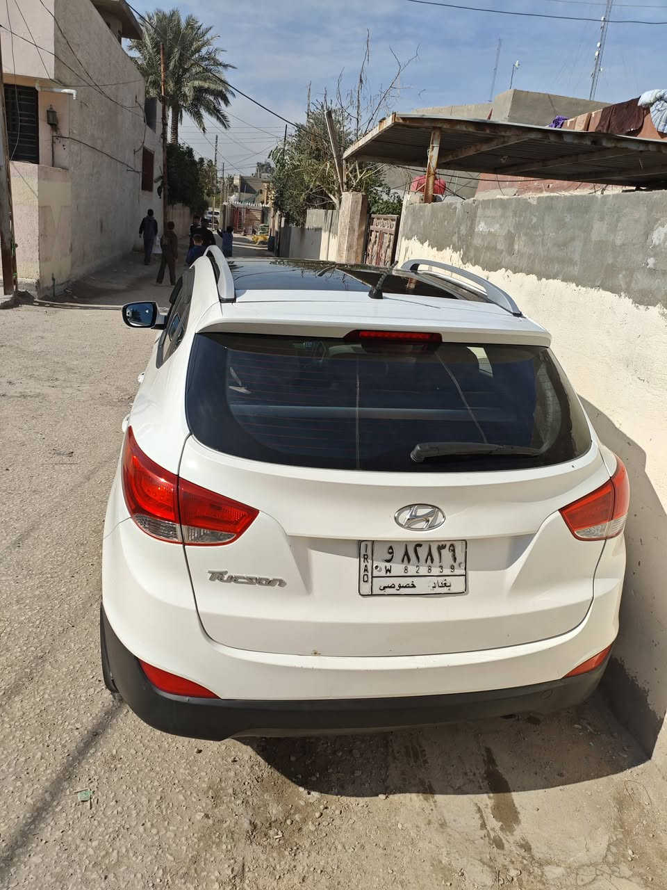 توسان موديل 2016 بانورما رقم بغداد  السيارة كفالة عامة ماعدا شبر بارد وموجود صورة  السونار الكشنات جلد  بس اني مخلي دوشمة عادية للحفاظ عليها . السيارة ماشية 160  . السعر 175 عنوان السيارة بابل - جبلة  لتفاصيل أكثر التواصل مع ***********.
