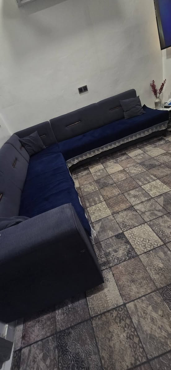 للبيع تخم ديوان احطاطه بلوك اسود مكاني كاطون الرازي سعره ٣٠٠ وبي مجال
***********
