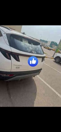 توسان للبيع مديل 24 سياره بيها بارد بالصندوك قليل كولش وبيها طخه بالجا...