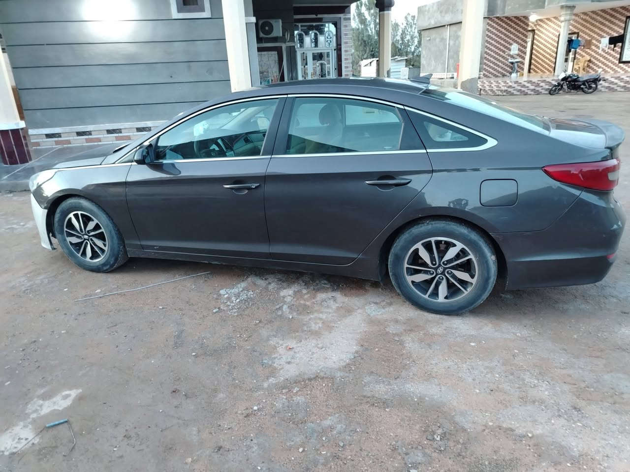 اسلام عليكم اخوان سوناته ٢٠١٥ للبيع شوف اعيونكم ما عدا دعاميه امامي وبنيد وجاملق خلفي محرك كير مكفولات تخم تاير جديد السعر ١٢٠ المو شراي لا يحرج نفسه العنوان الرمادي ناحيه الوفاء رقم الهاتف  ***********
