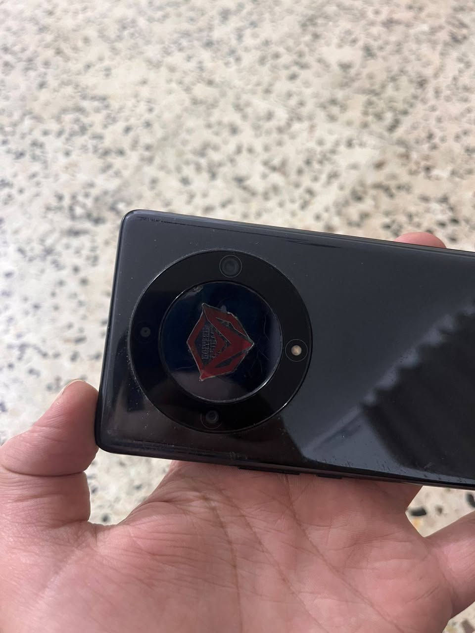 سلام عليكم جهاز HONOR X9aجهاز مرتب مايصرفف شحن يعني يطول عندك يوم كامل
الذاكره 265 الجهاز مع شاحن ويكون مصفح اخي عندك سماعه وياه ب بوبجي 60 وقابل الزياده  فقط السعر 160 وبي مجال المكان مشتل كراج بعقوبه  الرقم ***********
