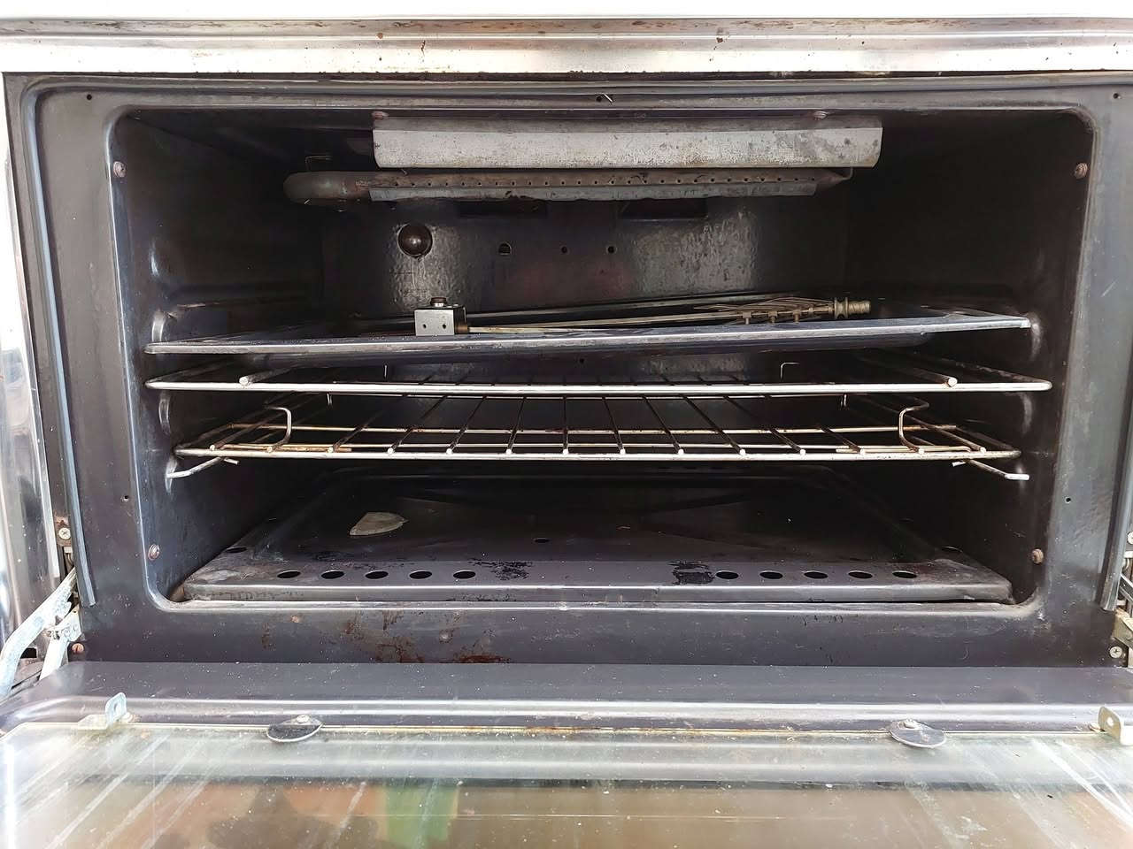 طباخ للبيع ماركه جامبو نضيف كلش اصليه باب اول اي نقص مابي سعر 275 
مكاني البصره الجمهورية 
***********
