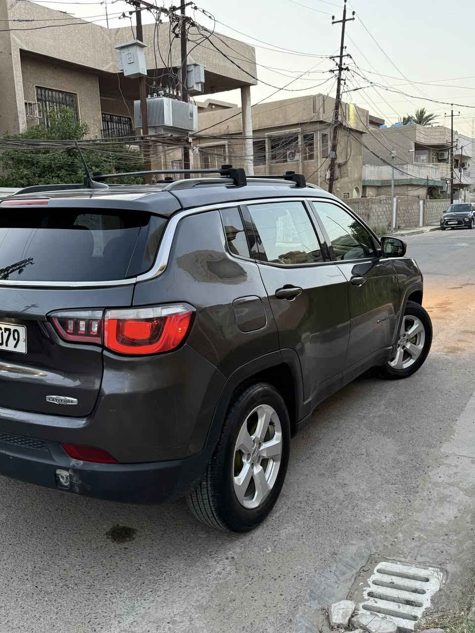 جيب كومباس 2018
لاتليود
رقم بغداد دولي باسمي 
بدون ايرباك قطعه وحده صبغ
جاملغ خلفي 
موصفات 
شاشه جبيره
كسري كهرباء
كشنات جلد
تو ويل 
سستم سماعات
باب خلفي  كهرباء
وبعد اكو هوايه موصفات
ماشيه 104 m
سعرها ب125 ورقه وبيها شي بسيط
مكاني بغداد سبع ابكار
***********
