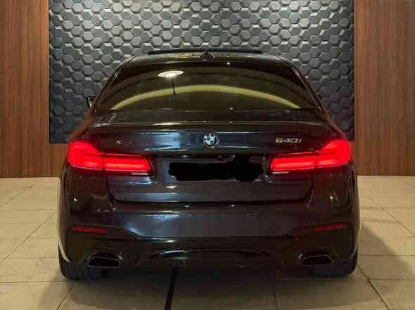 للبيع للبيع✈️✈️✈️

🚘 BMW 540 i kit M موديل 2018 – ملك الطريق بفخامة
⚡ لون أسود نفطي متغير × مقصورة أوف مشمشي فاخرة
📍 العنوان: العامريه 
السعر 29000 دولار 
للاستفسار ***********

━━━━━━━━━━━━━━━━━━━
✨ المواصفات العامة:
▪️ محرك تيربو بقوة عالية واقتصادي
▪️ نظام دفع خلفي + وضعيات قيادة متعددة
▪️ عداد فقط 90 ألف كم
▪️ فول مواصفات وارد الماني ضمان دولي 3 بصمات 
▪️ حادث بسيط جدًا بالعراق شخط بين الباب والجاملغ الخلفي عكس السايق بدون ايرباك 
▪️ رقم أربيل – فحص وهزة وسنوية كله جديد جاهز نقل ملكية
▪️ لا تحتاج أي تصليح… مناقصة شي

━━━━━━━━━━━━━━━━━━━
🛋 الداخلية والتجهيزات:
▪️ مقصورة جلد مشمشي فاخرة مع تحكم كهربائي كامل خزن ميموري الشكنات كلها 
▪️ شاشة كبيرة مع نظام ملاحة
▪️ أضوية أمبيانت داخلية متعددة الألوان
▪️ نظام صوت فاخر
▪️ تسخين مقاعد + تبريد + تسخين ستيرن 
▪️ شاحن لاسلكي + بصمة تشغيل
▪️اربع ابواب بصمه وشفط 
▪️سلايد روف 
▪️مري شفط وقلاب 
▪️5 كامرات 
▪️رادار حجم الكبير المرغوب 
▪️السياره فول للاخير 

 
━━━━━━━━━━━━━━━━━━━
⚙️ التكنولوجيا وأنظمة الأمان:
▪️ رادار + تحذير خروج عن المسار
▪️ تسارع ذكي + مثبت سرعة متكيف
▪️ حساسات أمامية وخلفية + كاميرا 
▪️ كبح تلقائي للطوارئ
▪️ دخول وتشغيل بدون مفتاح (Keyless)
▪️  هاند بريك كهربائي
 صندوق كهربائي ذكي 
نظام داتا شو 
التحكم بالشاشة الوسطية بواسطة الايمائات اي حركة اليد

━━━━━━━━━━━━━━━━━━━
💰 السعر: 29000 دولار فقط
📞 للاستفسار: ***********
📌 سيارة فخامة + أداء + نظافة… جاهزة للسفر الاسكندرية
