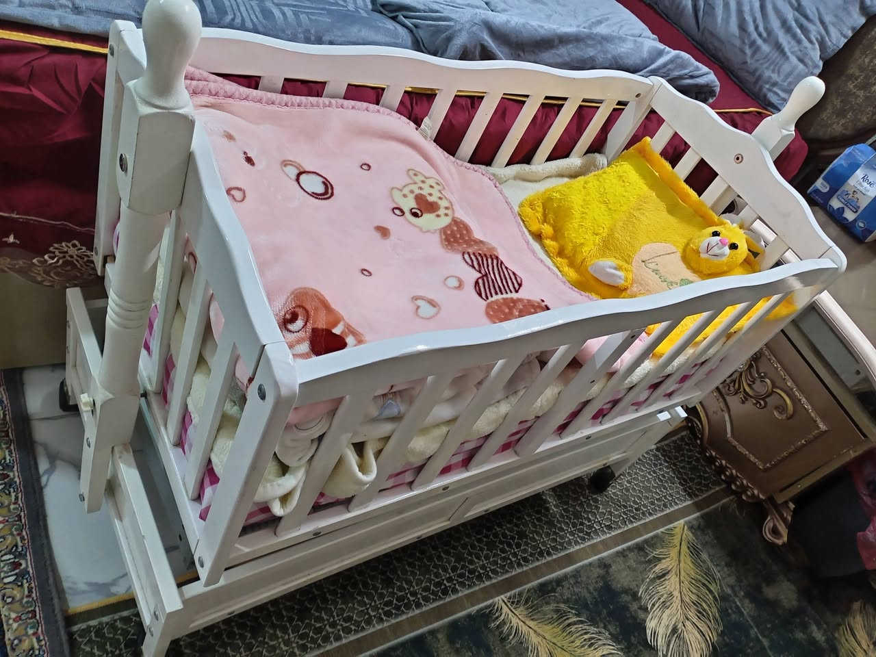 كاروك كهربائي نوعيه أصليه ماخذته ١٢٠ 
اريده ٣٥
جربايه أطفال خشب بيضه ٤٠

حجله ام السياره مامستعمله ابد ونفس الوقت مشايه ب ٢٥

نطاطه طفل مريحه جدااا يكعد وينام بيه ب١٠


**إذا كنت صاحب هذا الإعلان وتريد حذفه لأي سبب، رجاءا أرسل رسالة إلى الدعم الفني**