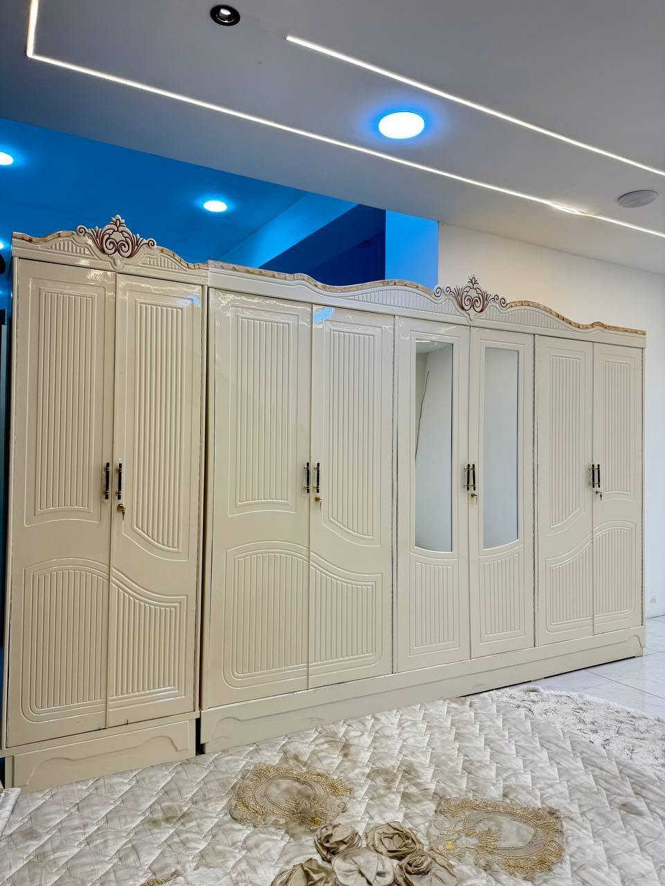 حصرياً الموديل الجديد
السعر مليون دينار فقط 😍

غرفه نجاره قتصاديه 🛌

متكونه من 9 قطع مميزه 

الكنتور ارتفاع 240 طول 320 

مع الزاويه مجموع الطول 4 امتار 

السمك الخارجي للغرفه 5 ملم انديف

والسمك الداخلي 3 ملم معاكس ابيض

سعر الشازلون الخزان 75 الف 

سعر الشازلون المقعد 50 الف 

متوفر توصيل وشد داخل بغداد 😊

متوفر توصيل وشد لكافة محافضات العراق 🇮🇶


**إذا كنت صاحب هذا الإعلان وتريد حذفه لأي سبب، رجاءا أرسل رسالة إلى الدعم الفني**