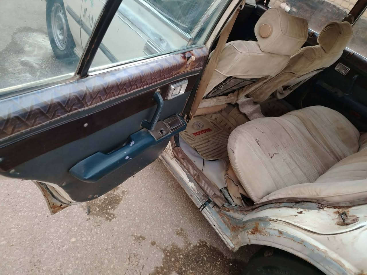 سلام عليكم البيع سوبر 82مكينه ونجي ناعم گير جديد سياره جاهزه كهربائية كلهه شغاله رقم @انبار صدامي عدنه وكالة بيهه من راعايهه ام الباركود سياره جارده عله وضع البلاد ملاحضه السياره البيع فقط مكانهه الشاميه  السعررر )(18 )ورقه وبيهه مجال  ***********
