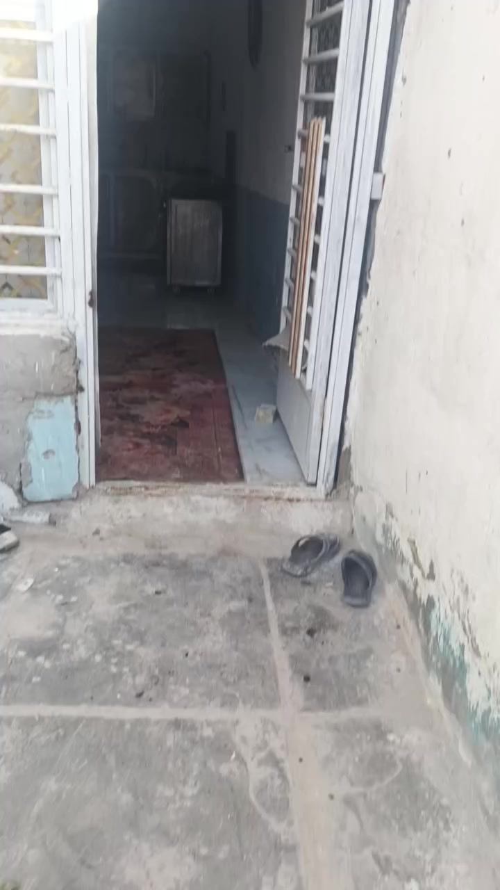 السلام عليكم بيت للبيع في منطقه بوب الشام حواتم الاستفسار اتصل على الرقم***********
