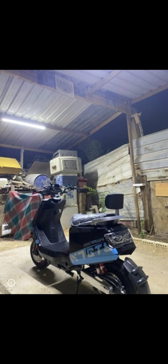 السلام عليكم 
دراجه ان سفن للبيع الدراجه جديده مكفوله استخدام اقل من شهرين
المواصفات 
ست بطاريات حجم كبير
سرعه 100 
بيها نضام البك 
اربع اشاير 
لايت سنون عالي ناصي 
ملفها 2000 
الدراجه رياضيه شلعه ومعدل قويه

السعر 650 وبيها مجال بسيط 
للتواصل على الرقم *********** واتساب العنوان النجف الاشرف
