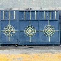 عندي ابواب سلايت كاملات نظافه فووووووول حديد ثقيل مليمين  عرض 3 متر وا...