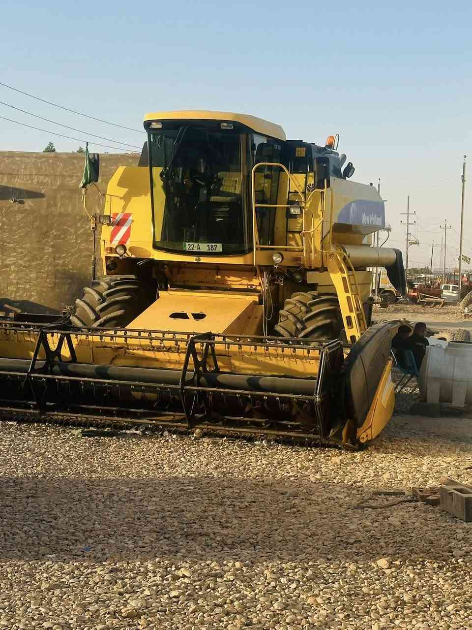 سلام عليكم نوهولند 2007 خمسه بلم دبل درام طبله 17 تاير حرفش 32 والخلفي 24 انجكتر مكفوله مكفوله الاتصال ***********
