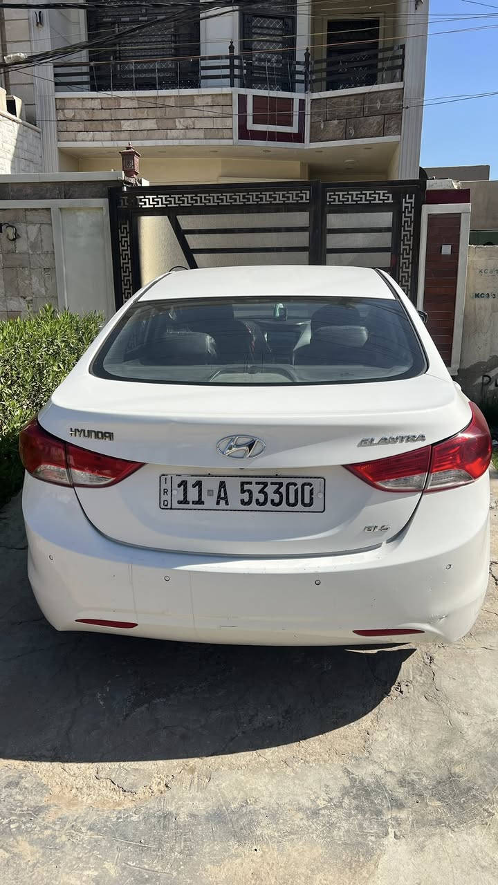 السلام عليكم
النترا خليجي ٢٠١٣
فول مواصفات 
بيها قطعة تبديل وقطعه بارد 
سيارة حلوه وعمليه وبالعافيه ع الياخذها
مكاني بغداد قرب نفق الشرطة
السعر ١١٥ وبيها مجال بسيط
واتساب ***********
اتصال ***********
