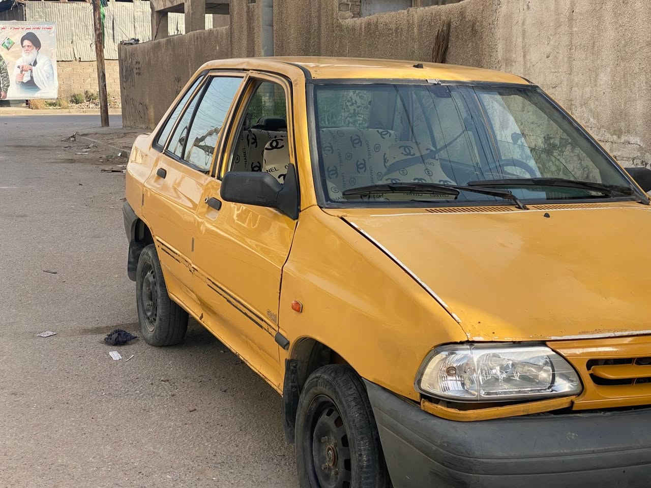 ‏سلام عليكم سايبة موديل 2011 للبيع مكفولة من الصبغ بيها طخة بالبدنه الأمامية المكينه يحتاج لها تجفت. العنوان البلديات 
السعر 20 وبيها مجال ***********
