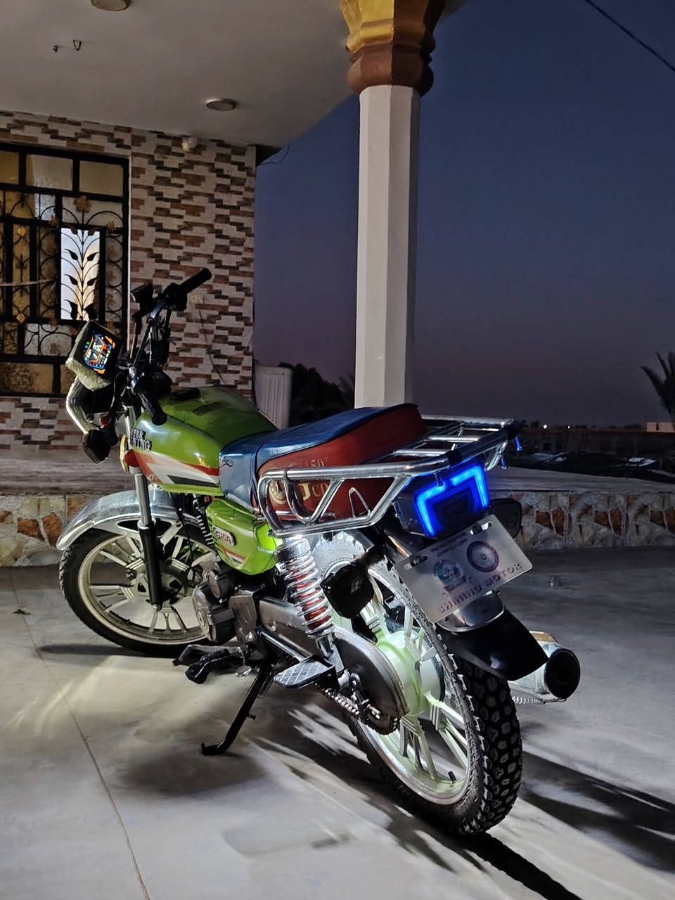 سلام عليكم دراجه سفانه موديل 2024
أوراق اصولي 5 أوراق كهربائيات شغاله
سلف شغال شاشه شغاله محرك 150 cc محرك مكفول
مكاني واسط الصويره للتصال ***********📱
