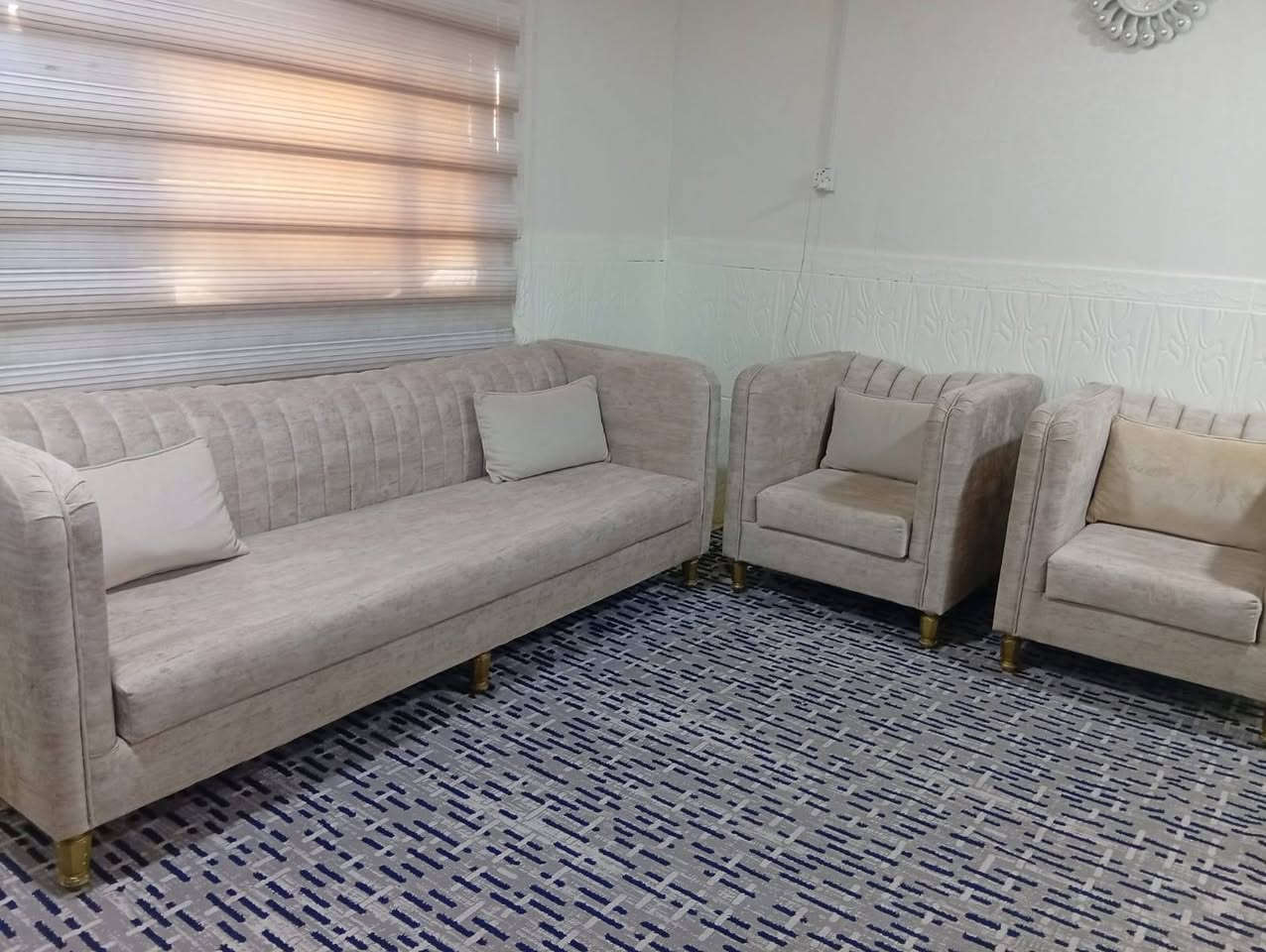 عندي تخم مستعمل كويتي نظيف ٥٠٠ والمعرض ٦٥ وبي مجال البصره القبله للتواصل ***********
