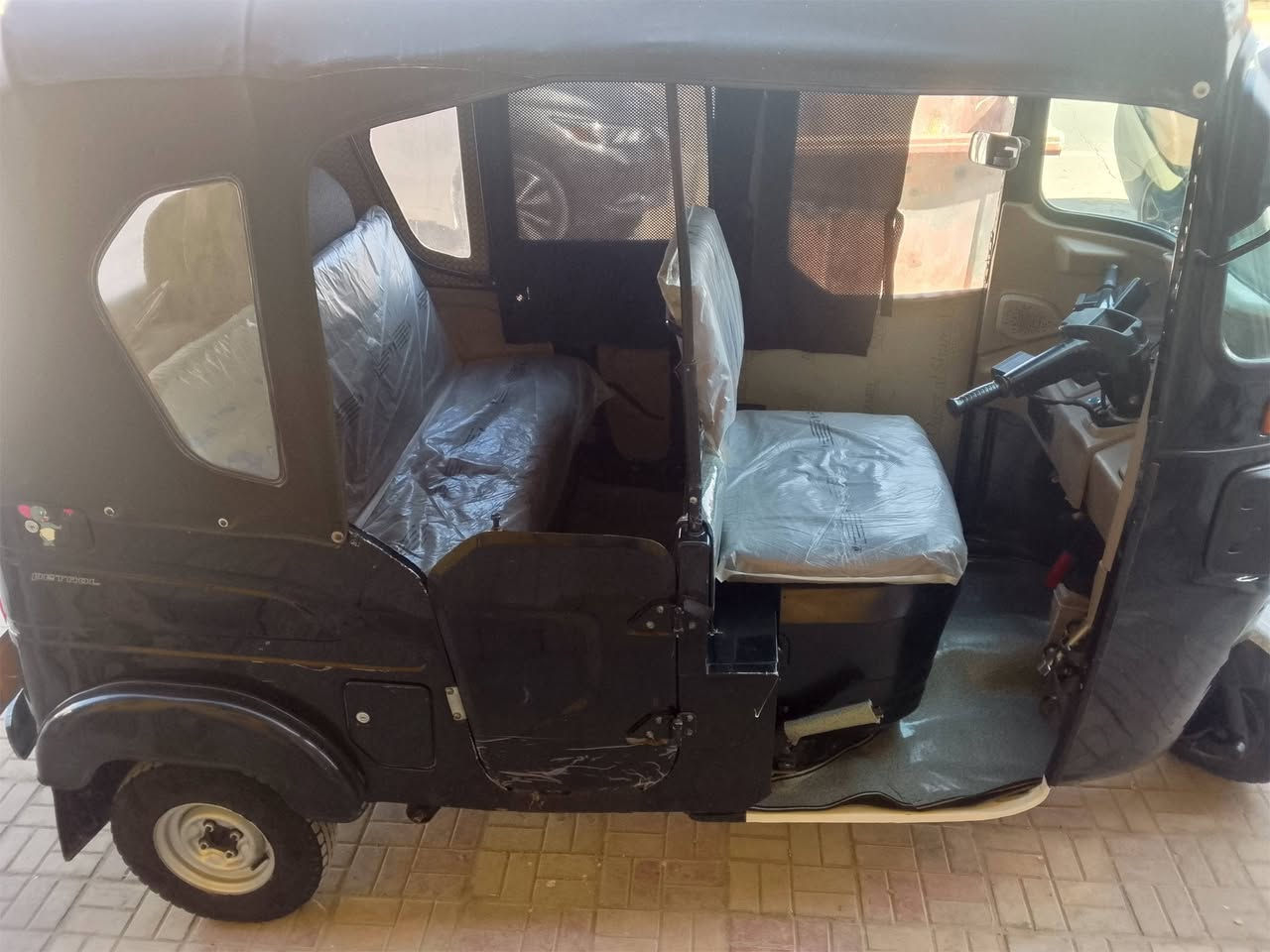 سلام عليكم تكتك مديل 22 كفاله محرك وكشر  ع وضع الشركه مكاني كربلاء   السعر 9300/.   ‏‏‪***********‬‏
