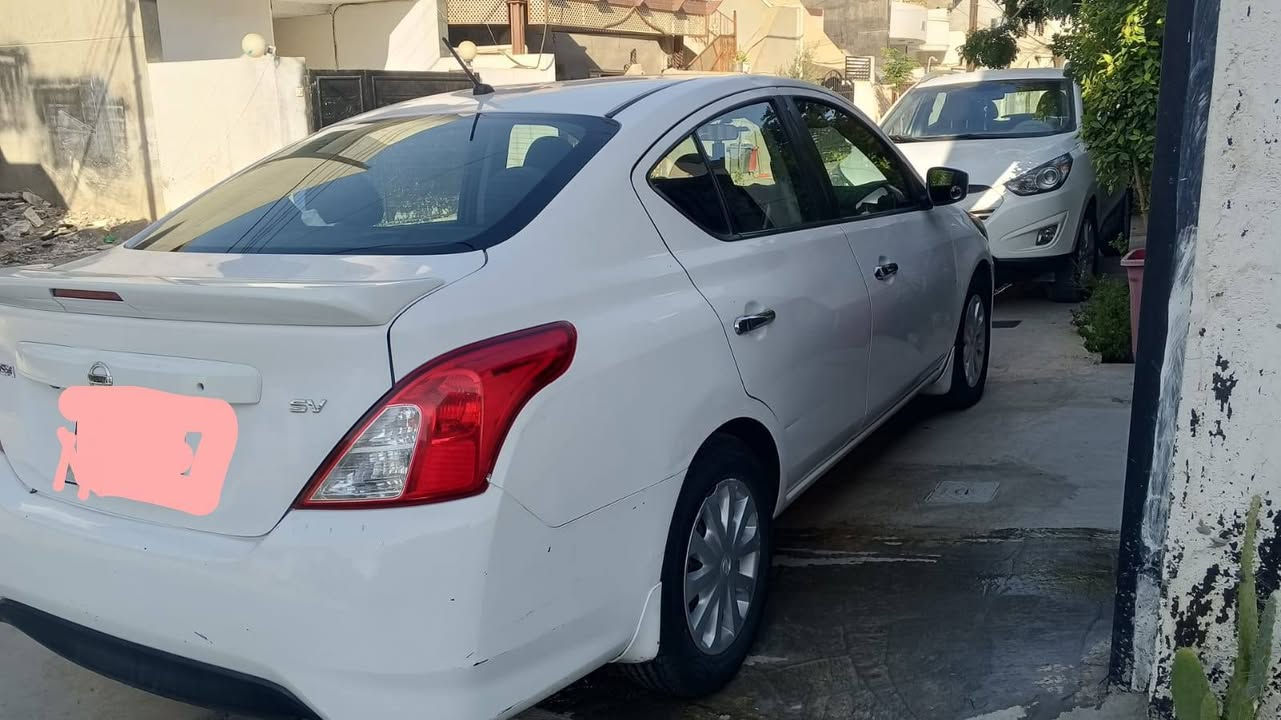 السلام عليكم
نيسان فيرسا ٢٠١٨ كندي السعر ٨٨ بي مجال تبريد ثلج مثبت سرعه بي دفتر بانزين صبغ تحت البابين طرف السائق وجاملغ امامي تعديل فقط تريد تحويل تريد وكاله 
صاحب السياره ***********
كركوك
