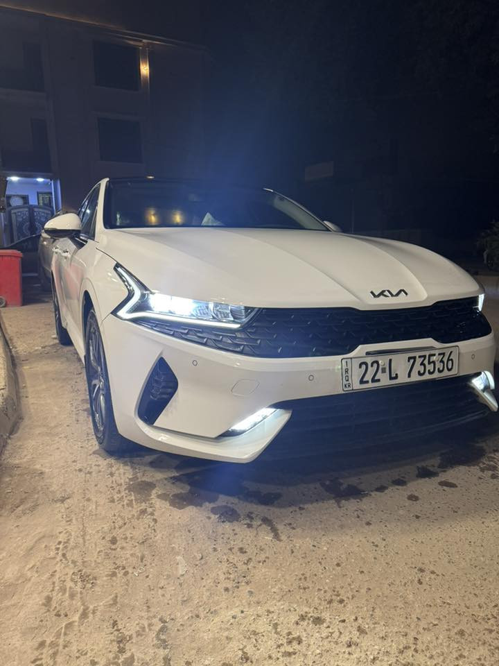 السلام عليكم كي فايف موديل 2023 وكاله نم ماشيه 23 الف السياره جديده جدا فول مواصفات معروفه خليجي بيها بارد بسيط موضح بالسونار السعر 21500$ للاتصال *********** 
مكان / الوزيريه
