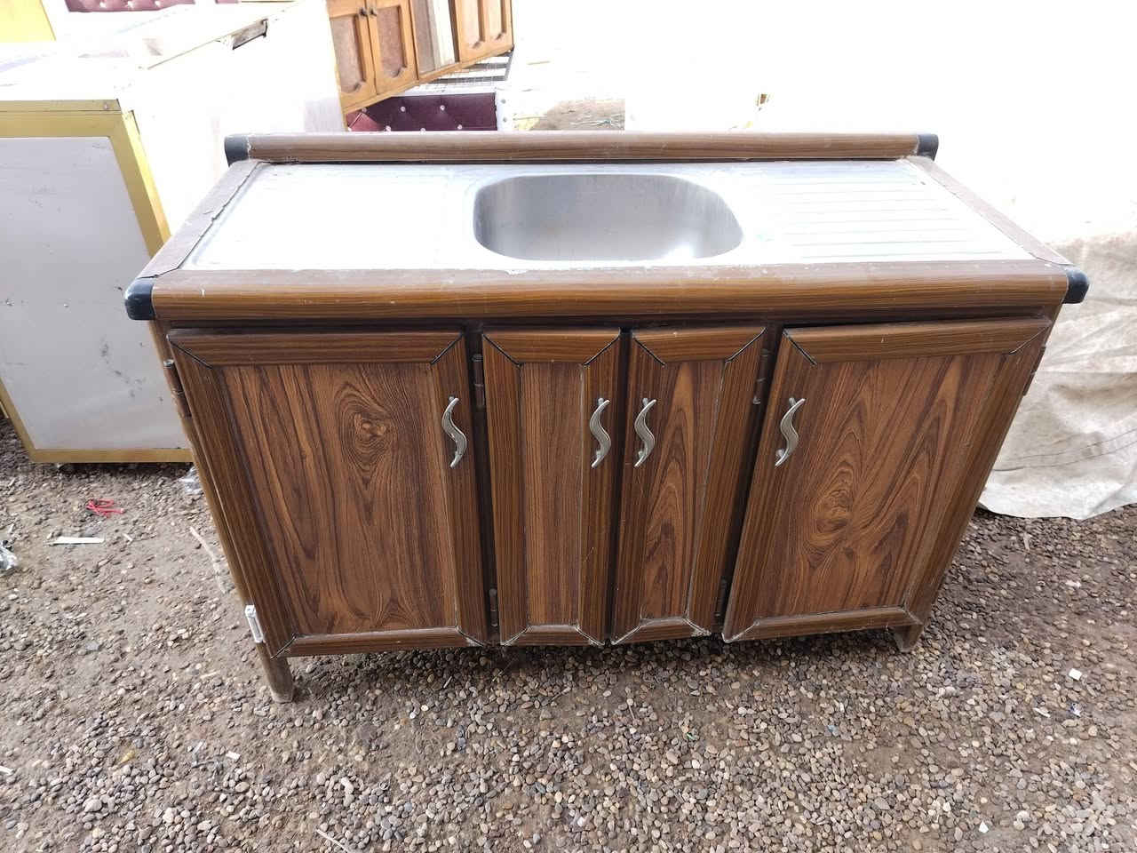 سلام عليكم يوجد كاونترات وسنكات  مستخدم للبيع في قضاء الرمانه الأسعار جدأ مناسبه الاستفسار على هاذه الرقم *********** بي واتساب مفتوح
