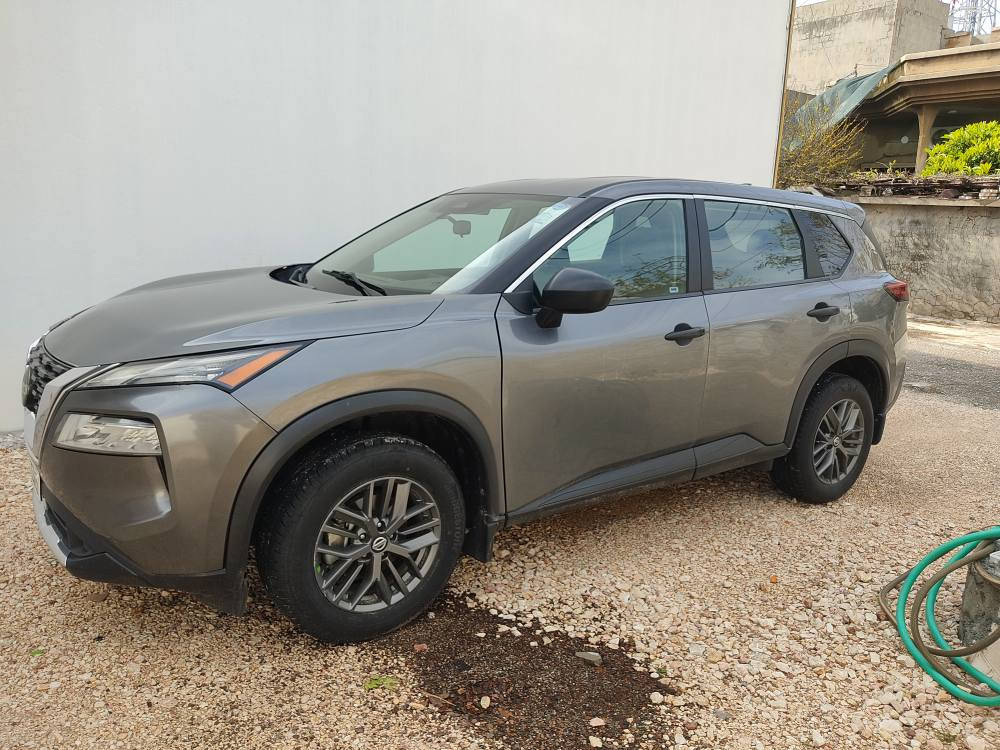 نیسان ڕۆگ2021 مەکینە4بستۆن مەرغوب یەک پەلە بۆیاخی هەیە بی ناوگرتن مەکینەو گیڕی بەشەرت سەنەوی تا2028تازەیە تایەی تازەیە 44هەزار ڕۆشتووە سعری190گەڵاو ماعمەلە شوین سلیمانی ***********     *********** السليمانية, العراق
