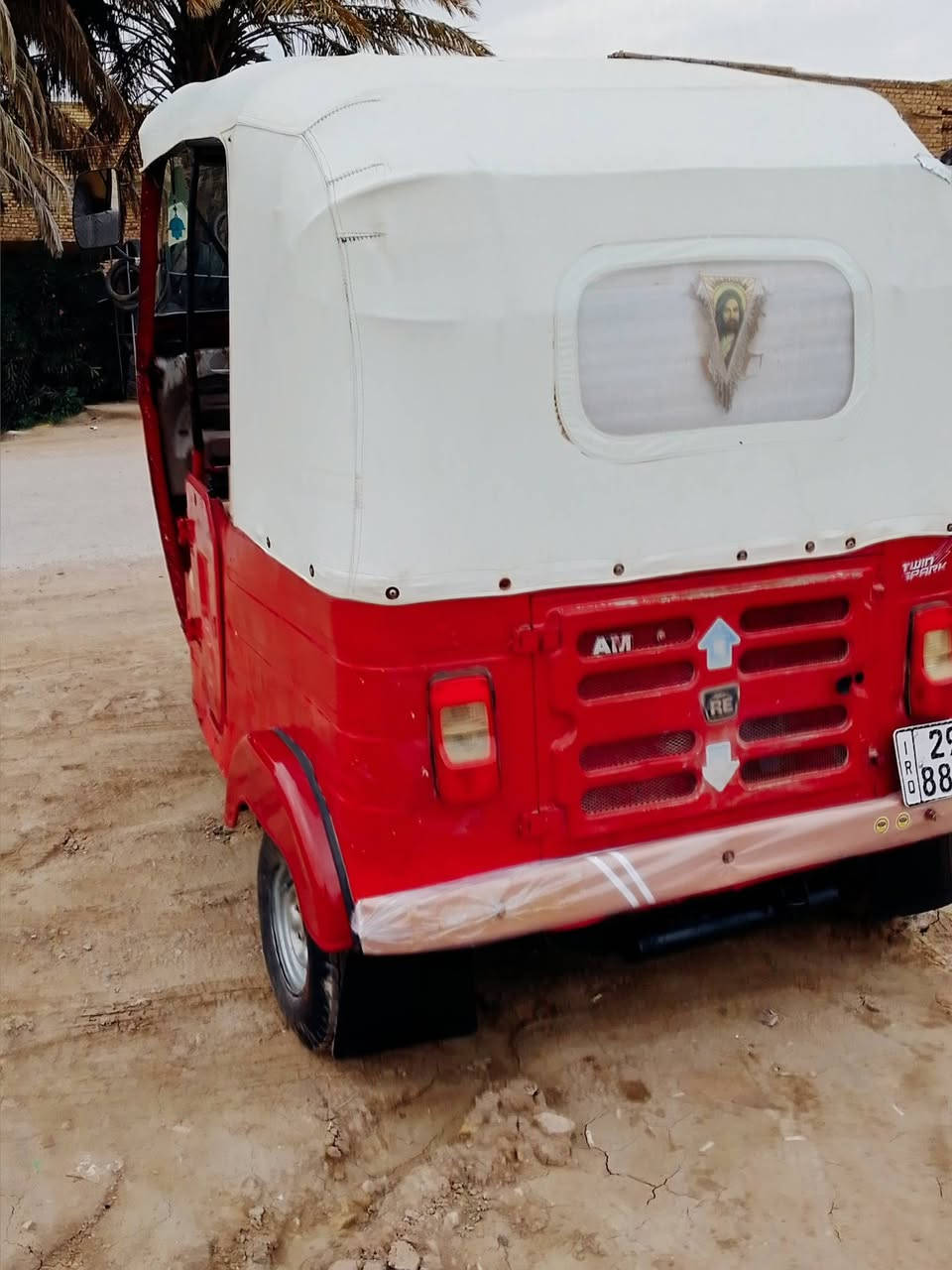 السلام عليكم تكتك للبيع موديل 17 شراي اتصل *********** تكتك نظيفه محرك 20 توني شادهد تخم تا ير جدد كهربائيات كلها شغاله جاهزه للشغل كل نقص ما بيها رقم سنويه باسمنا السعر 4200 وبها مجال
