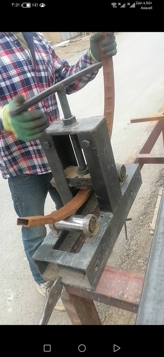 حناية حديد للبيع عمل يدوي 
السعر 300 الف للاستفسار الاتصال على الرقم
***********
