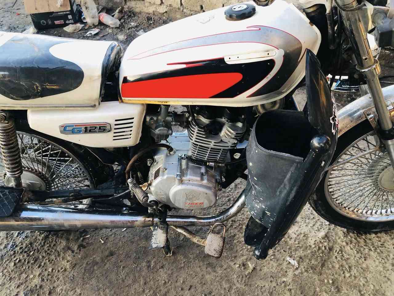 موطور موديل 2020 ما عايزه شي مكاني الحود.  ‭٠٧٧٧ ٦٣٥ ٥٤٧٨‬  خابر ودلل السعر 300وبي مجال
