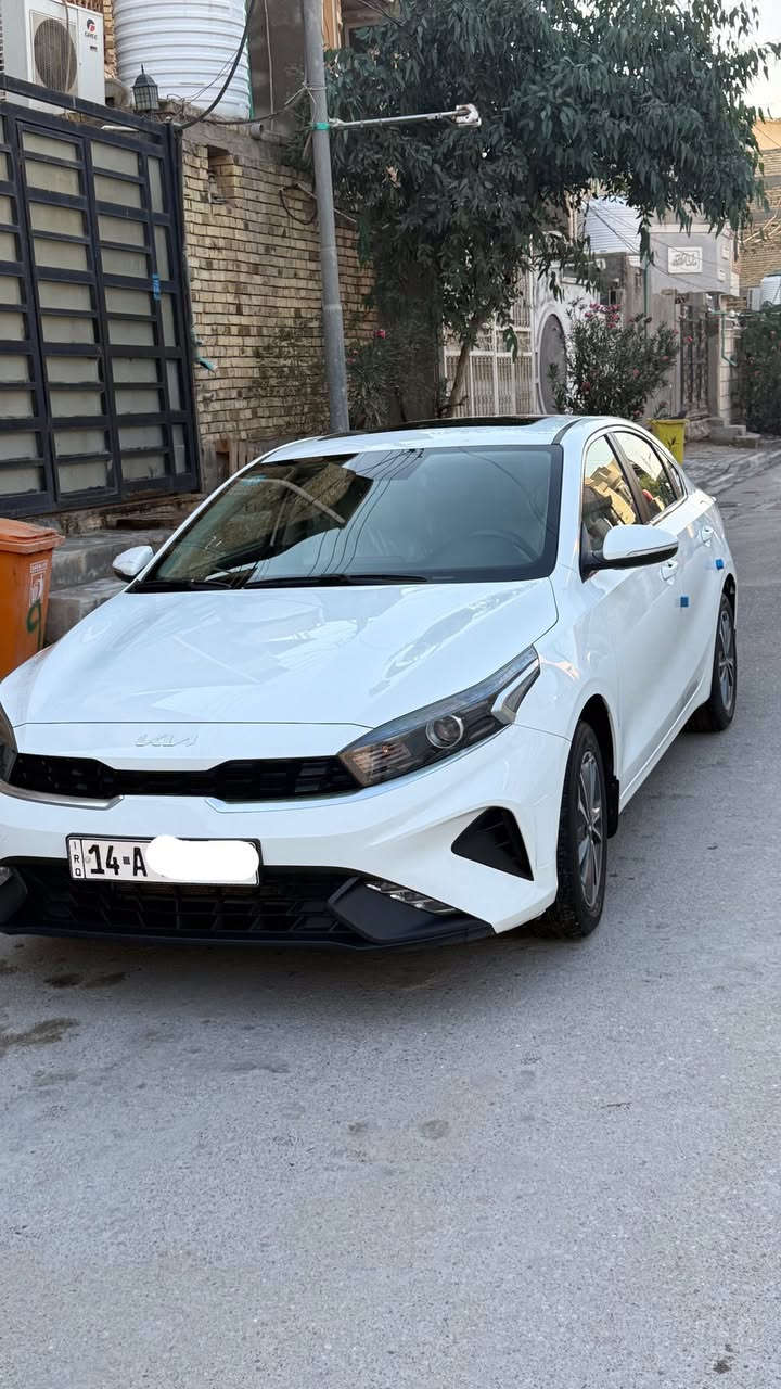 السلام عليكم 
كيا سيراتو خليجي الشركة الدولية مديل 2022 رقم بصرة حرة بأسمي رقم انكليزي تحويل  ثاني يوم 
ماشية 86 الف
مكفوله كفاله عامة
محرك 1600 دوش كير AT
مفروشه ارضية جلد
مواصفات نص فول
تنته سلايد
حساسات خلفية
لد امامي
مرايات شفط كهرباء اشاير بالمري
تحكم ستيرن
وضعيات قيادة
الدواخل لونين
تبريد قطعتين
ويل كروم
مانع انزلاق
السعر 173$ وبها مجال مكان بصرة
حي المهندسين ***********
