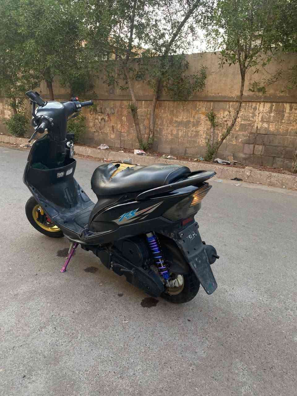 ماكس عدله بوشه ٥٥ بلاد مكينه مكفوله وكفر الدراجه عليهه تزويد يخبل فجوج ذهبي وياله ذهبي قبق فلاوين الدراجه شكد متكول عليهه حلوه وقويه قليل بحقهه نقصهه بس دوشمه كشن السعر ٨٠٠ وبيهه مجال بسيط *********** واتساب
