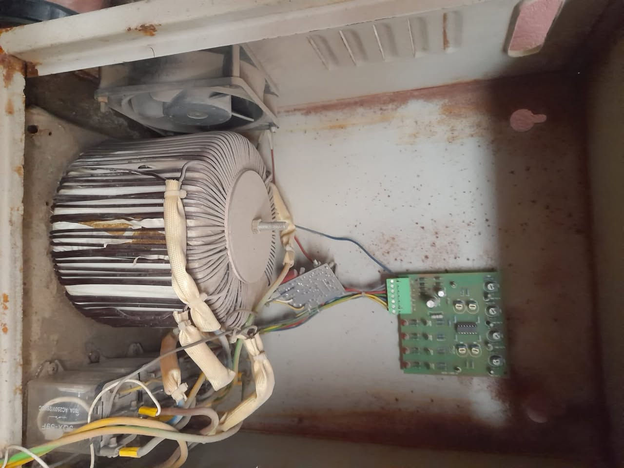 السلام عليكم 

منضم فولتية للبيع عدد 2 

***********
