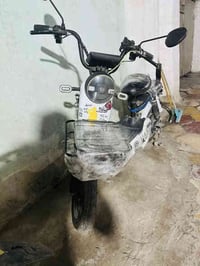 درجة ار 6 للبيع مكاني بغداد مدينة الصدر درجة ما اعرف موصفاتهة مال اخوي...