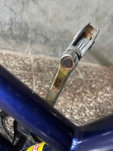 السلام وعليكم
بايسكل بناتي للبيع 
______________________________
اللون :نيلي مميز 
الحجم:26
كشن:قلاب أصل 
موديل :2021
السعر:110
بايسكل كفاله عامه 
_______________________________
مكان البايسكل بغداد منطقة العبيدي
للتواصل :***********
واتساب
