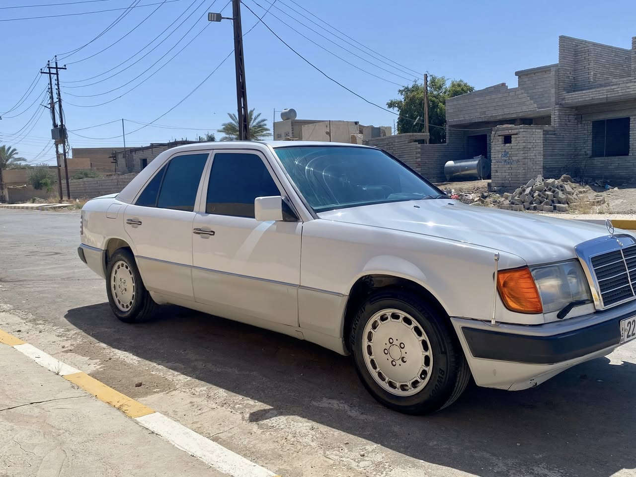 للبيع أو المراوس حسب القناعة
Mercedes-Benz W124 300
موديل 87 محدث 92
السعر 60 وبيها مجال بسيط
* محرك بطّة 2500 جديد
* كير جديد
* صبغ قطع
* تبريد ثلج ❄️
* سنوية للـ 28
* تخم تايرات
* حدادية جديدة
* قواعد دبلات، وحدة بيها تعمير
* شاشة مع كاميرا
السيارة نظيفة ومرتبة
 مكان سامراء
للاستفسار والاتصال ***********
