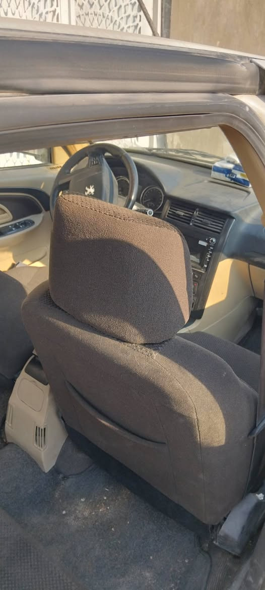 بيجو 2025 حره باسمي رقمها عالشركه 500,000 ماشي 9000 السعر 85 قفل او 12 مليون عراقيع العنوان ذي قار ***********
