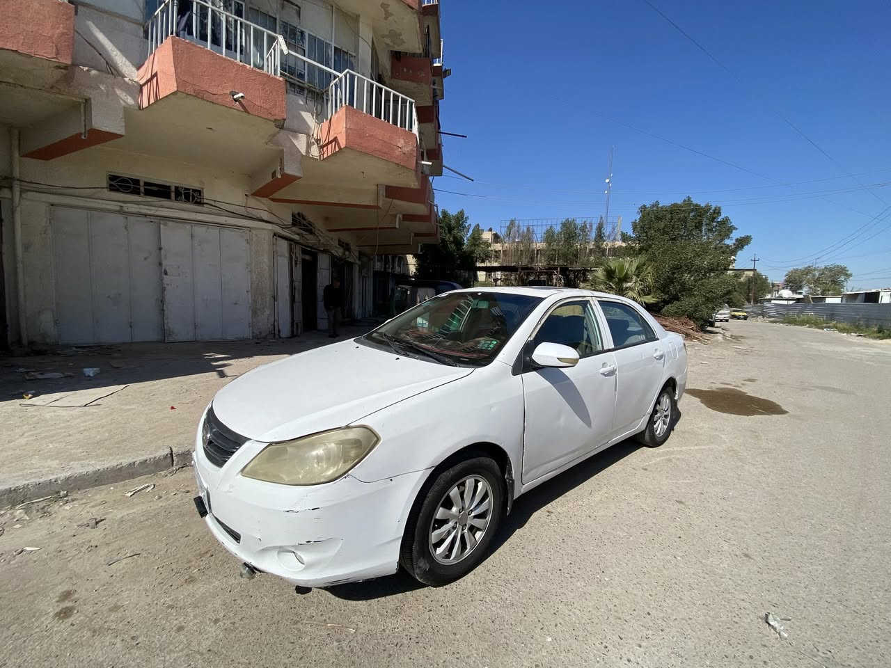 سلام عليكم بي واي دي جي 3 موديل 2013 كير عادي مكينه هوندا بيه خيط تبخير السياره مصبوغه عام رقم نجف بسمي سنويه توني جددته وهزه جديده مصفره من كلشي سياره تخم تاير جديد شاشه سستم صوت جديد دوشمه جديده ترايك وين متريد السياره خير من الله 
العنوان بغداد البلديات 
السعر 41 وبيه مجال 
***********
